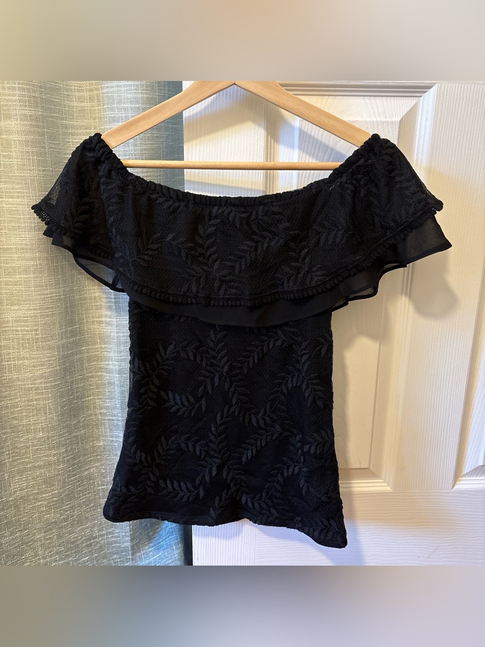 White House Black Market Off-Shoulder Ruffle Women's Shirt